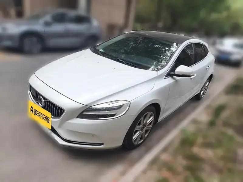 2017 Volvo V40 с пробегом 134 000 км