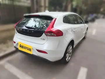 2017 Volvo V40 с пробегом 134 000 км