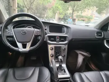 2017 Volvo V40 с пробегом 134 000 км