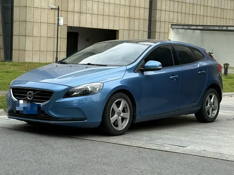 2016 Volvo V40 с пробегом 90 000 км