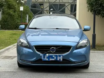 2016 Volvo V40 с пробегом 90 000 км