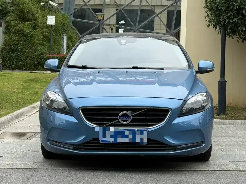 2016 Volvo V40 с пробегом 90 000 км