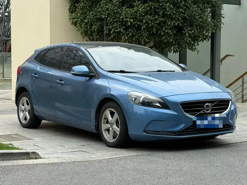 2016 Volvo V40 с пробегом 90 000 км