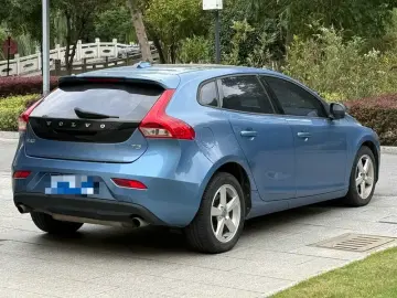 2016 Volvo V40 с пробегом 90 000 км