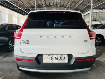 2024 Volvo XC40 с пробегом 77 000 км