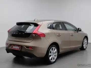 2017 Volvo V40 с пробегом 84 700 км