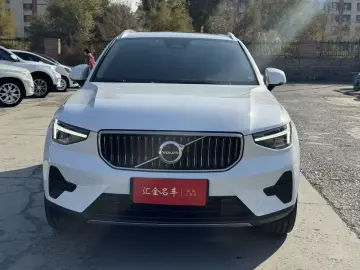 2023 Volvo XC40 с пробегом 81 500 км