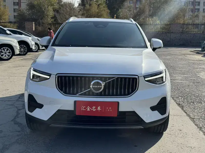 2023 Volvo XC40 с пробегом 81 500 км