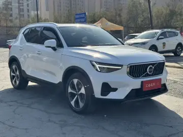 2023 Volvo XC40 с пробегом 81 500 км