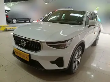 2024 Volvo XC40 с пробегом 74 900 км