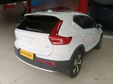 2024 Volvo XC40 с пробегом 74 900 км