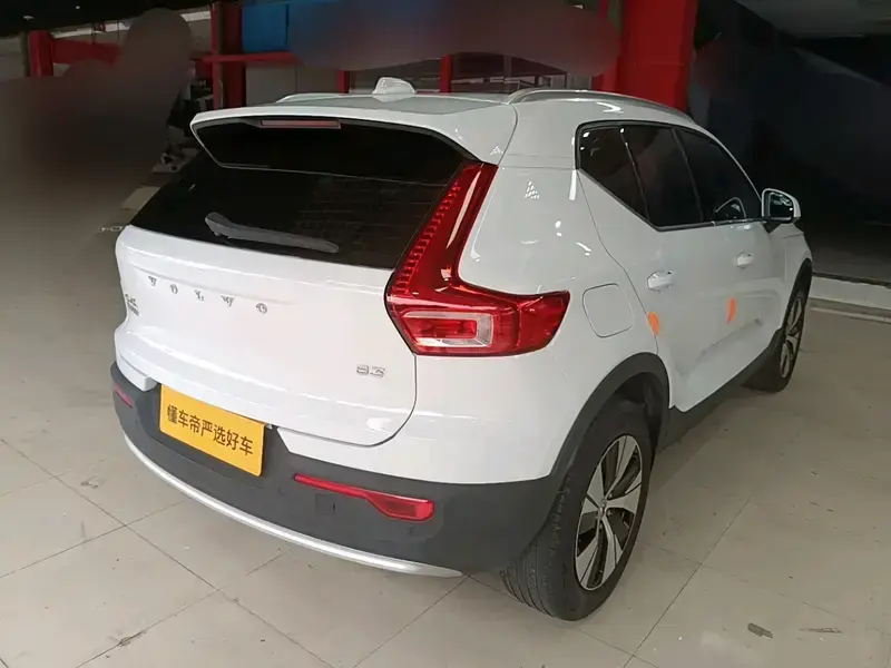 2024 Volvo XC40 с пробегом 74 900 км