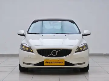 2017 Volvo V40 с пробегом 79 400 км