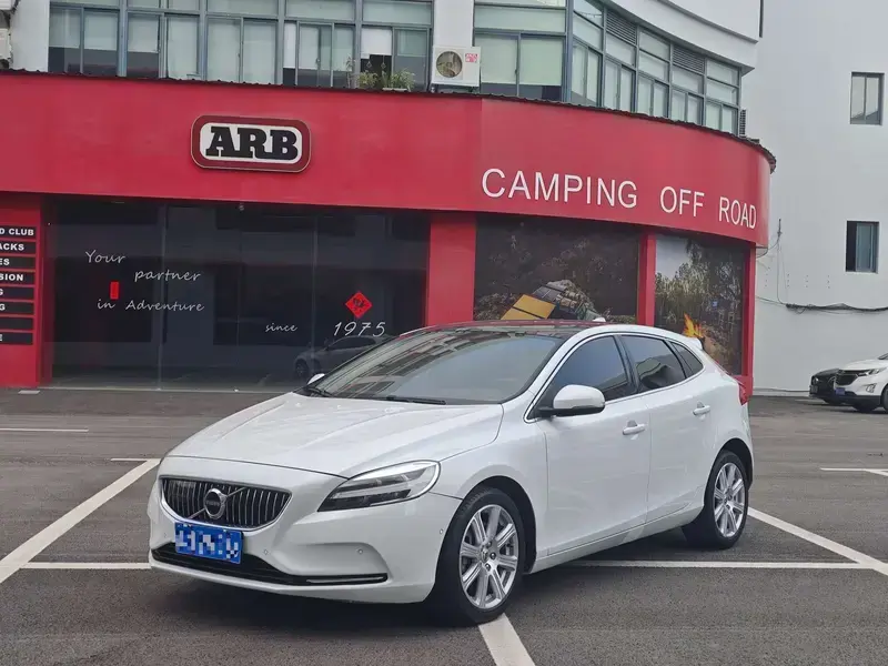 2018 Volvo V40 с пробегом 73 000 км