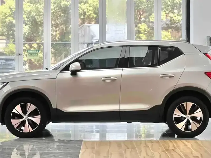 2024 Volvo XC40 с пробегом 6 500 км