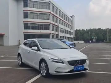 2018 Volvo V40 с пробегом 73 000 км