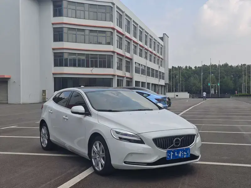 2018 Volvo V40 с пробегом 73 000 км