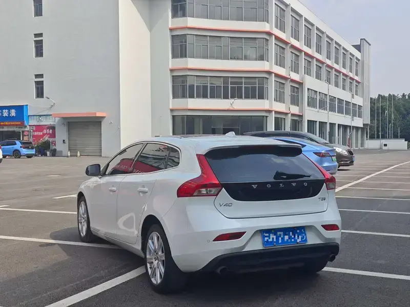 2018 Volvo V40 с пробегом 73 000 км