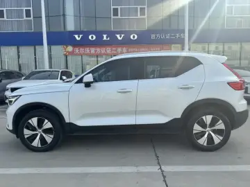2024 Volvo XC40 с пробегом 73 000 км