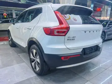 2025 Volvo XC40 с пробегом 16 800 км