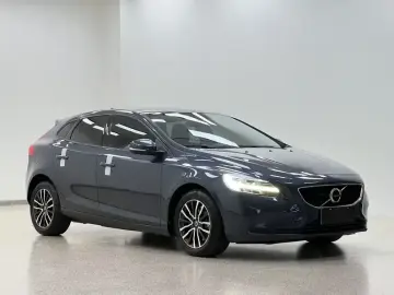 2018 Volvo V40 с пробегом 68 000 км