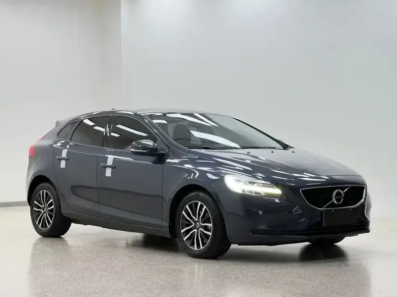 2018 Volvo V40 с пробегом 68 000 км