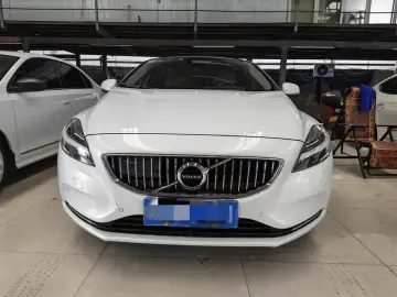 2017 Volvo V40 с пробегом 90 000 км