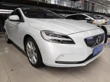 2017 Volvo V40 с пробегом 90 000 км