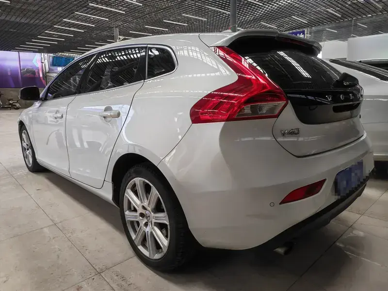 2017 Volvo V40 с пробегом 90 000 км