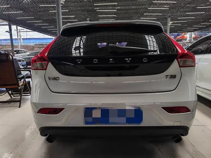 2017 Volvo V40 с пробегом 90 000 км