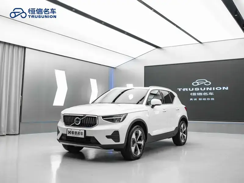 2024 Volvo XC40 с пробегом 12 000 км