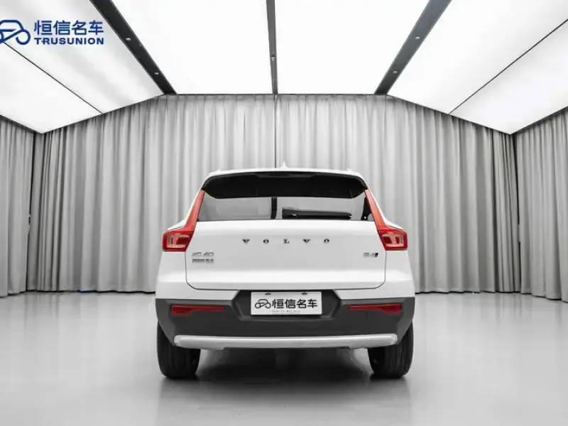 2024 Volvo XC40 с пробегом 12 000 км