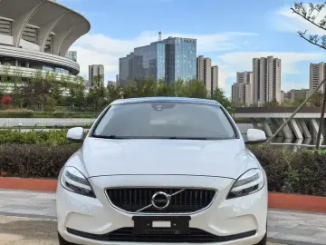 2019 Volvo V40 с пробегом 69 000 км