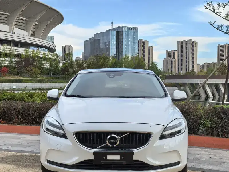 2019 Volvo V40 с пробегом 69 000 км