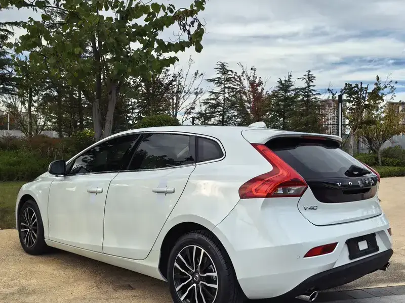 2019 Volvo V40 с пробегом 69 000 км