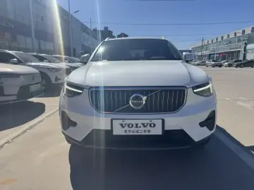 2024 Volvo XC40 с пробегом 56 000 км