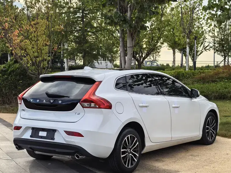 2019 Volvo V40 с пробегом 69 000 км