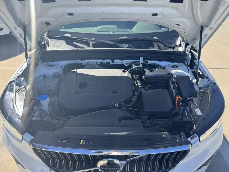 2024 Volvo XC40 с пробегом 56 000 км