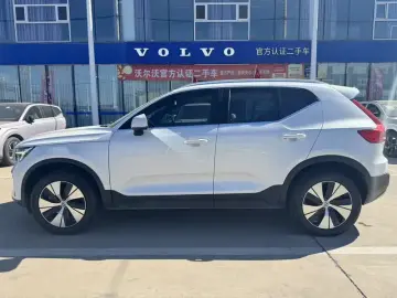 2024 Volvo XC40 с пробегом 81 000 км