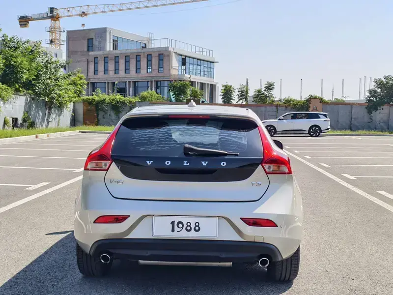 2019 Volvo V40 с пробегом 30 100 км