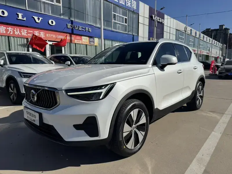 2024 Volvo XC40 с пробегом 77 000 км
