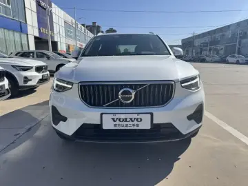 2024 Volvo XC40 с пробегом 77 000 км