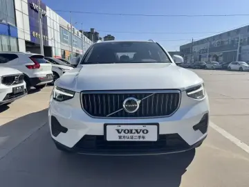 2024 Volvo XC40 с пробегом 68 000 км
