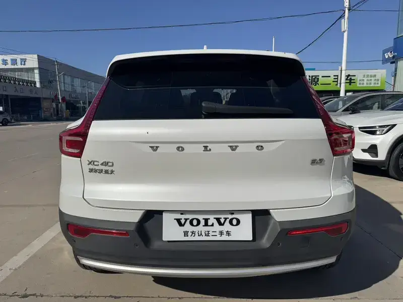 2024 Volvo XC40 с пробегом 68 000 км