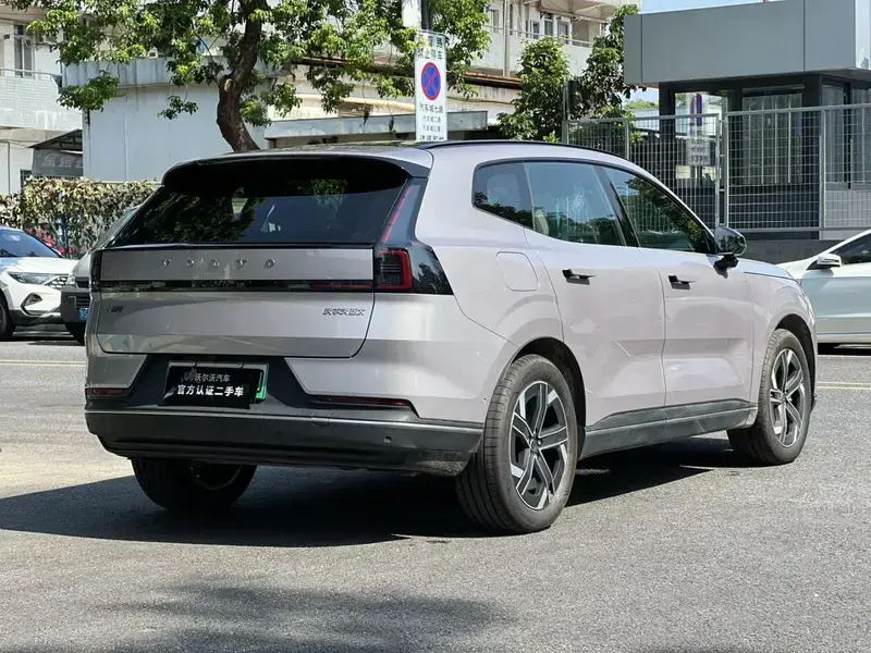 2026 Volvo XC70 с пробегом 3 300 км