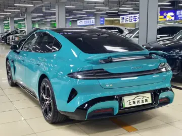 2024 Xiaomi SU7 с пробегом 45 500 км