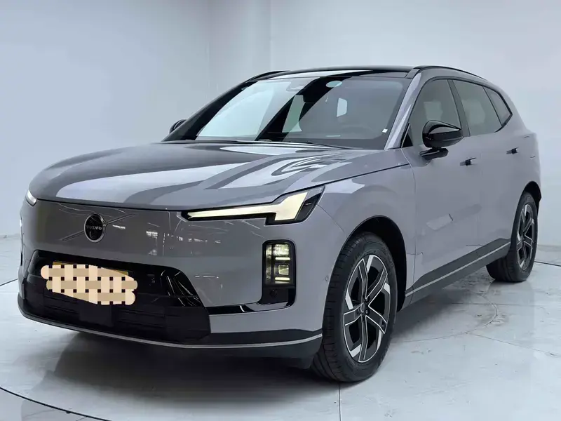 2026 Volvo XC70 с пробегом 1 000 км