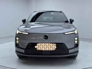 2026 Volvo XC70 с пробегом 1 000 км