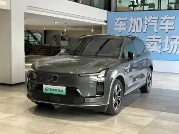 2026 Volvo XC70 с пробегом 7 200 км