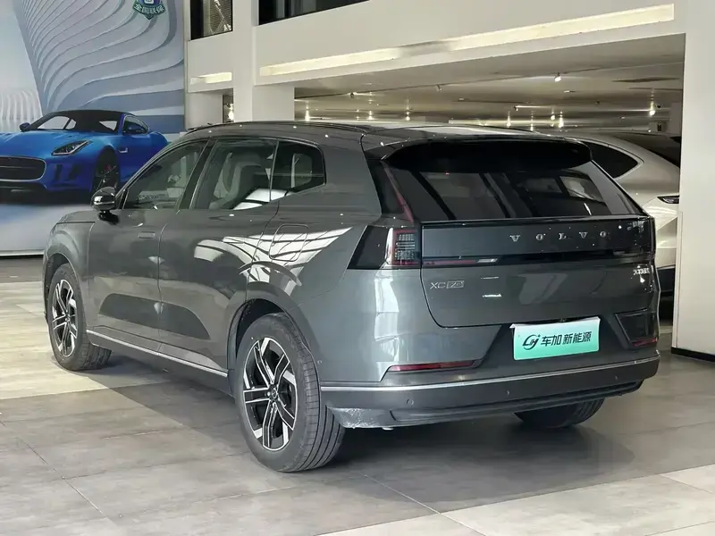 2026 Volvo XC70 с пробегом 7 200 км